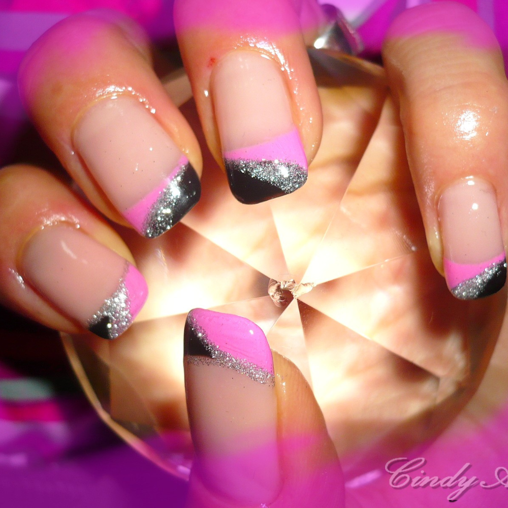 Comment Poser des Faux Ongles avec du Gel UV : Guide Complet pour des Ongles Parfaits Image
